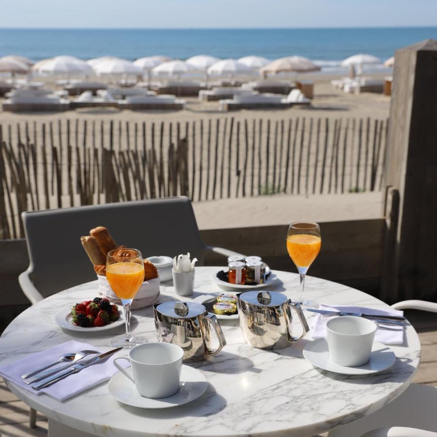 Hotel Plage Palace & Spa Palavas-les-Flots Eksteriør bilde Breakfast at the Hotel
