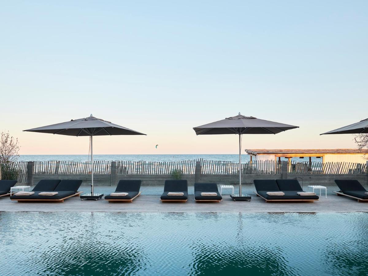 Hotel Plage Palace & Spa Palavas-les-Flots Eksteriør bilde The rooftop pool at the Hotel