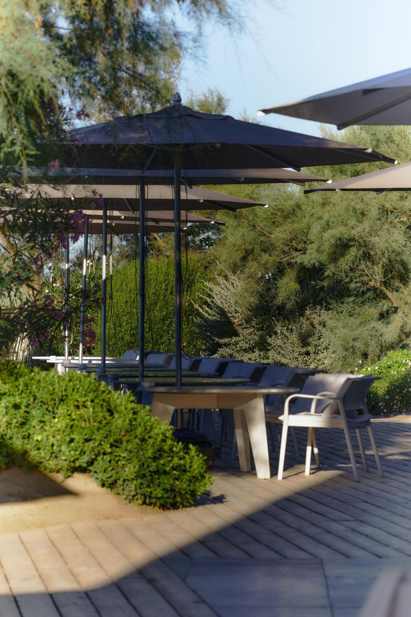 Hotel Plage Palace & Spa Palavas-les-Flots Eksteriør bilde The patio at the restaurant