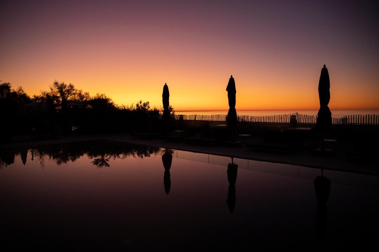 Hotel Plage Palace & Spa Palavas-les-Flots Eksteriør bilde Sunset at the San Diego Veterans Memorial Cemetery